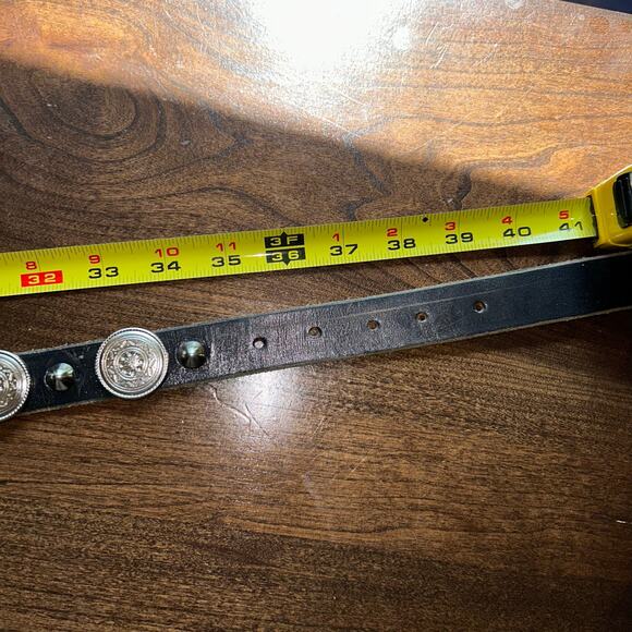 Vintage women’s size 38 black leather silver studded with medallions stamped US - Picture 11 of 11